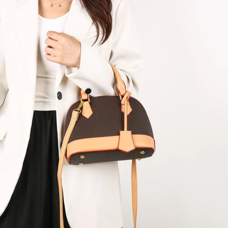Легкая, изысканная, красивая,  – обзор и цена Luxury Bags Lv